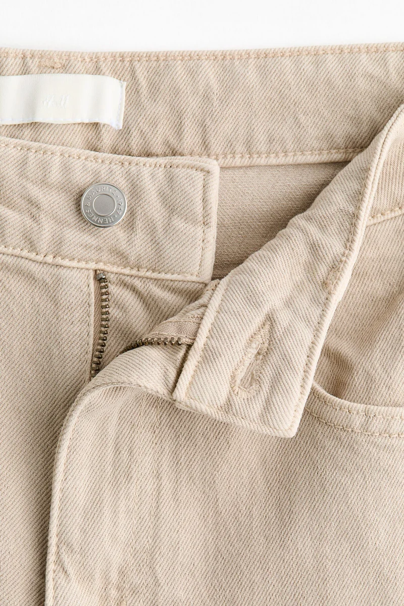 اتش اند ام جينز بخصر عالي وقصّة واسعة